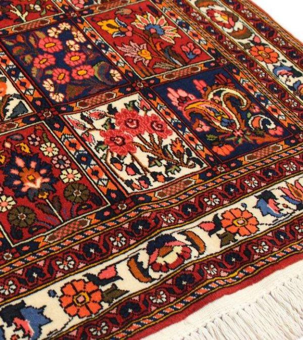 Persian Handmade Carpet, Bakhtiyari Pattern 4