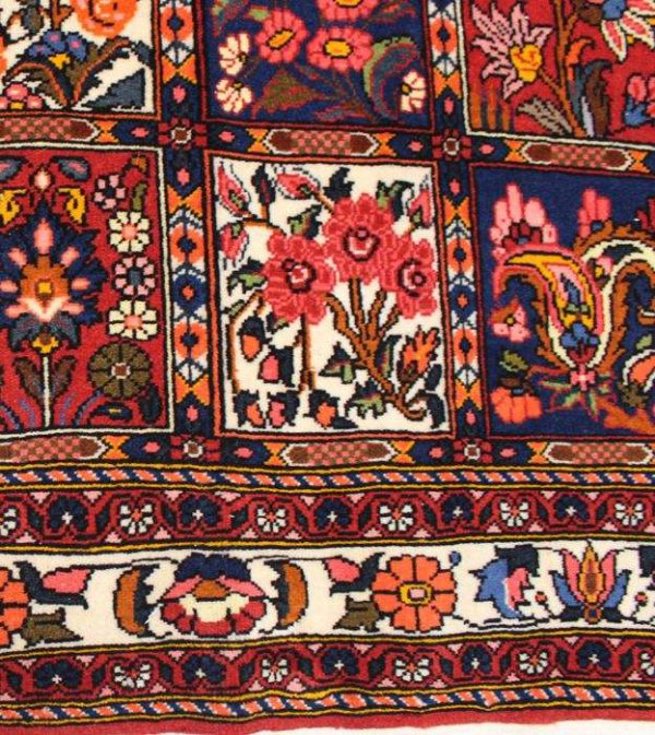 Persian Handmade Carpet, Bakhtiyari Pattern 5