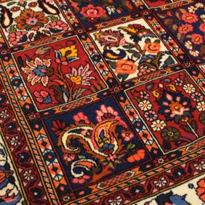 Persian Handmade Carpet, Bakhtiyari Pattern 13